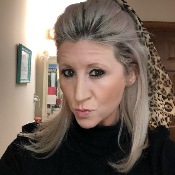 Meet your Posher, Abby - Picture 2 of 5